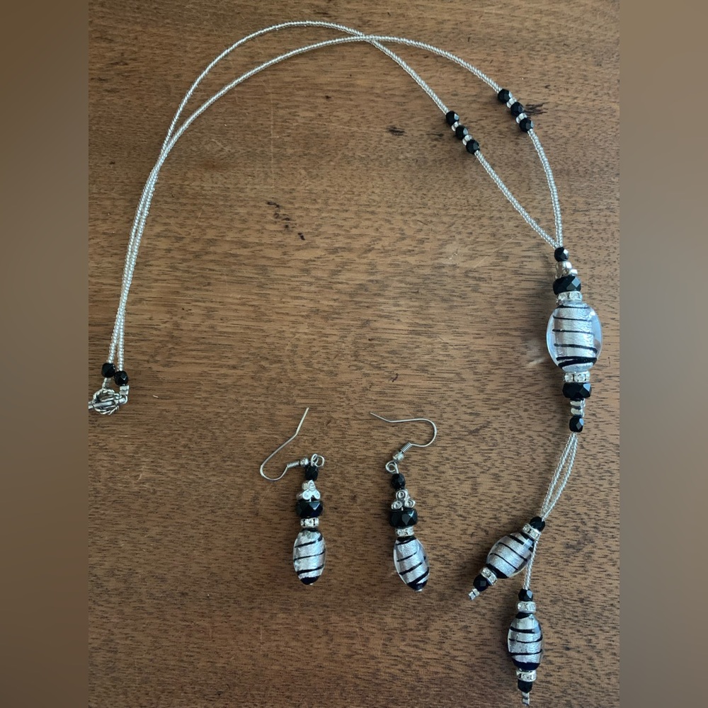 Necklace and pierced earring set.